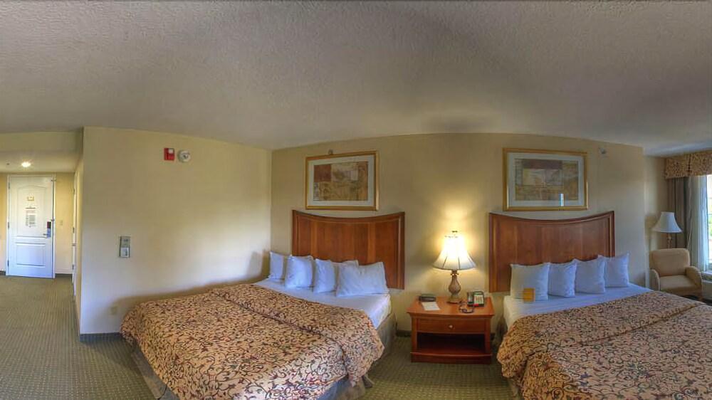 Holiday Inn Brunswick I-95 Extérieur photo